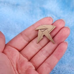 Emblem R Logo Enamel Pin Vintage Brooches Cosplay Badge Jewelry