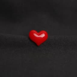 Cute Red Heart Brooches Romantic Love Heart Resin Pins Mini Decorative Pins Lovers' Gift Clothes/Bag Accessories