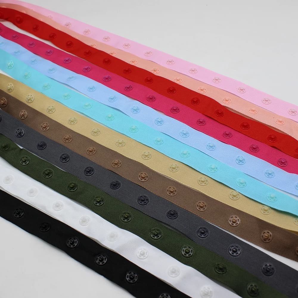 2 / 5 Yards / Lot Colourful Snap Buttons Tapes Snaps Ribbon Plastic Snap Button Ribbon Tape Trim for Garment Bag Sewing Accessor