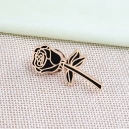 Pretty Flower Badge Red Black Rose Enamel Pins Metal Fashion Brooches Valentine's gift For Girlfriend Backpack Lapel Hat Jewelry