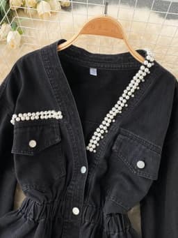 Fall 2026 New Retro Denim Jacket Coat Female Temperament V-neck Single-breasted Beaded Waist Slim Jacket Top KK1333