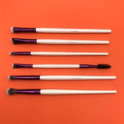 YLovely Man Ly Soft Synthetic Hair High Quality Wooden Foundation Powder Contour Blending Eyeshadow Makeup Brush Set Kit