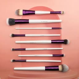 YLovely Man Ly Soft Synthetic Hair High Quality Wooden Foundation Powder Contour Blending Eyeshadow Makeup Brush Set Kit