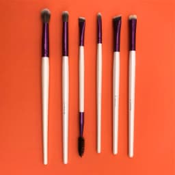 YLovely Man Ly Soft Synthetic Hair High Quality Wooden Foundation Powder Contour Blending Eyeshadow Makeup Brush Set Kit