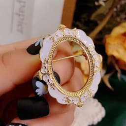 Exquisite Retro Palace Photo Frame Brooch David Art Women Party Clothing Accessories Pins Brooches