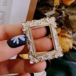 Exquisite Retro Palace Photo Frame Brooch David Art Women Party Clothing Accessories Pins Brooches