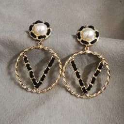 Korean  Luxury Jewelry Big Letter Five V Shape Circle Pearl Earrings For Women  Wholesale
