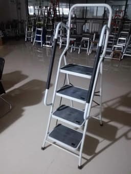 Step Stool, 1-2-3-4 Steps, Lightweight Step Ladder with Handrail, Folding Ladder with Non-Slip Platform, Maximum Load 150kg