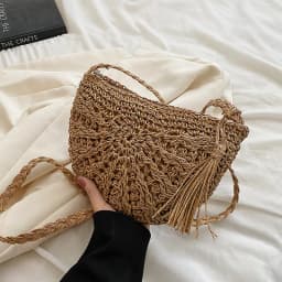 Fashion Semicircle Straw Woven Shoulder Crossbody Bag Travel Small Handbag Ladies Summer Handmade Rattan Tassel Design Beach Bag