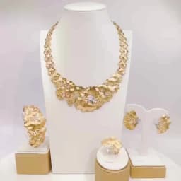Gold Plated Woman Jewelry Set Luxurious Flower Necklace Earrings Elegant Woman Dinner and Wedding Bijoux SYHOL