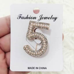 Vintage brooch accessory with pearl and rhinestone mink fur badge pin buckle autumn and winter clothing corsage