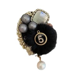 Vintage brooch accessory with pearl and rhinestone mink fur badge pin buckle autumn and winter clothing corsage