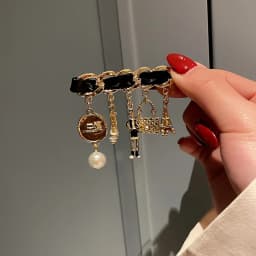 Vintage brooch accessory with pearl and rhinestone mink fur badge pin buckle autumn and winter clothing corsage
