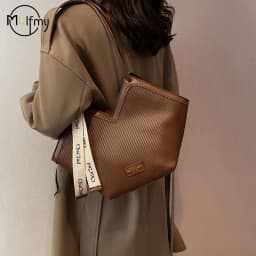 PU Women's Bags Fashion Ladies Designer Luxury Women Shoulder Handbag Large Capacity Heart-shaped Tote Bag Bolsos De Mujer 2026