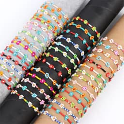 12Pcs/Lot Cute Daisy Flower Beaded Bracelet For Women Mix Color Handmade Elastic Stretch Wristband Bangle Jewelry