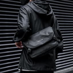 Waterproof Crossbody Bag Men Large Capacity 15 inch Laptop Fashion Shoulder Bag Solid Black Light Portable Anti-theft Zipper Bag