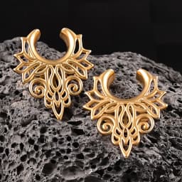 Doearko 2PCS Retro Floral Ear Plugs Tunnels Saddle Gauges 0g-5/8" Stainless Steel Body Piercing Earrings for Stretched Earlobe