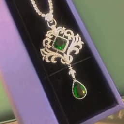 Foydjew Luxury Temperament Simulation Emerald Pendant Micro-inlaid Full Zircon Hollowed Water Drop-shaped Necklaces For Women