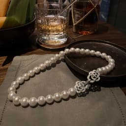 Exquisite Double Camellia Buckle Glass Faxu Pearl Necklace Short  Chain  Choker Jewelry
