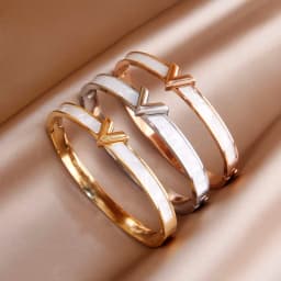 New Sight Classic Stainless Steel Letter V Bangles for Women Fashion Brand Jewelry Crystal Bracelets Party Accessories Gifts