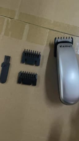 Kemei KM-666C Mini Hair Clipper Professional Beard Hair Trimmer Cutter Rechargeable Electric Hair Cutting Machine Hair Remover