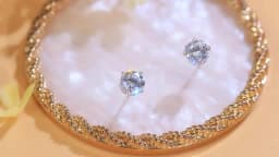 CWWZircons S925 Sterling Silver Shiny White Cubic Zirconia Paved Round Stud Earrings for Women Wedding Party Fine Jewelry SE120