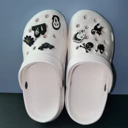Woman Slippers With Halloween Charms Sandals Women Flip Flops Designer Shoes White Black Clogs Beach Comfortable Platform Mules
