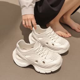 Thick-soled hole shoes women's 2025 new summer super thick outer wear non-slip and deodorant beach bag head cool slippers women