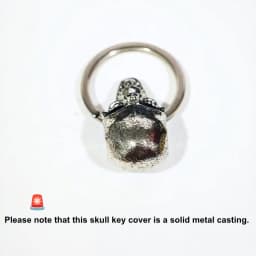 Stainless Steel Skull Motorcycle Key Decorative Hat, Unique Gift for Cyclists, Skull Keychain Decoration (Key Not Included)