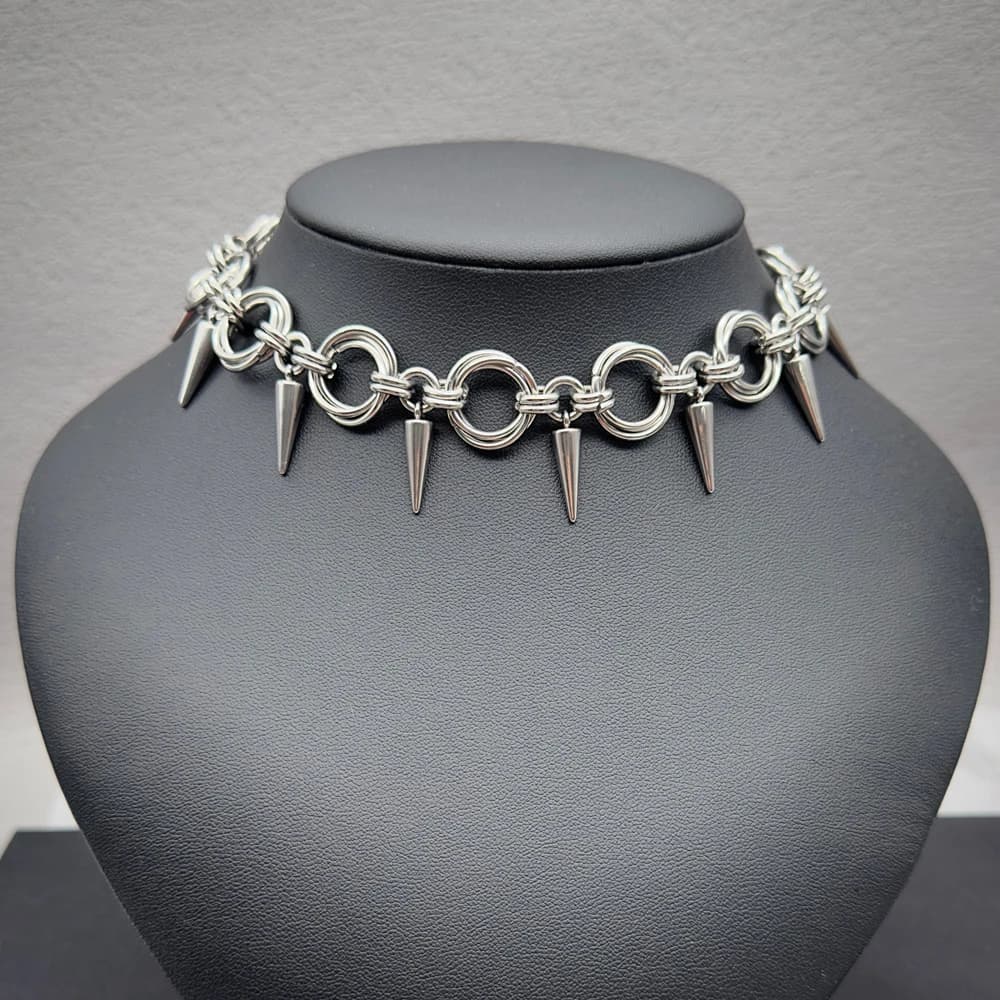 Goth Spiky Chainmail Choker Necklace for Women Men Punk Y2K Handmade Stainless Steel Rivet Spike Necklace Emo Grunge Aesthetic