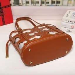 CH High-end Brand Women's Handbag Fashion Hollow 2026 New Large Capacity Simple Shoulder Bag