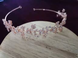 YCDZSWWL European Style Goddess Maple Leaves Shaped Elegant Headband Fairy Tiara Zircon Inlayed Full Crystal Bridal Crown
