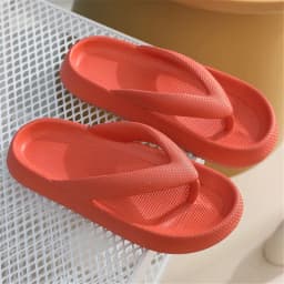 Soft Sole Platform Flip Flops Women 2025 Summer Beach Non Slip Cloud Slippers Woman Thick Sole Clip Toe Bathroom Slides Sandals