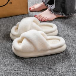 Fluffy Slippers Women House Flats Fashion Designer Winter Shoes Ladies Indoor Casual Plush Platform Footwear Elegant Large Size