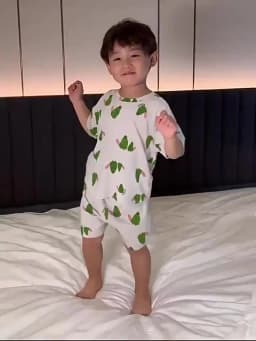 Summer Home Clothes Air-conditioned Clothes Boys and Girls Ice Silk Fabric Loose Short Sleeved Shorts Two-piece Set of Pajamas