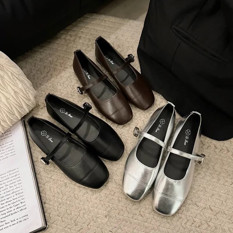 New style of retro soft leather Mary Jane women's shoes elegant French style small buckle flat sole fashionable single shoes2025