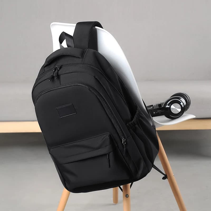 Large capacity multi-layer zipper backpack, suitable for commuting, leisure and sports travel, also an ideal student backpack.
