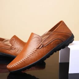 New Autumn Men Leather Shoes Fashion Leather High Quality Footwear British Style Male Casual Flat Comfortable Light Sneakers