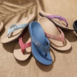 Summer Slippers for Women Fashion Cool Comfortable Lightweight Flat Flip Flops Non-Slip Outdoor Beach Slippers for Ladies