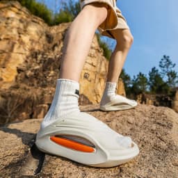 "New Unisex Sport Slides - Thick Sole Anti-Slip Motorcycle Sandals for Men/Women, Beach Basketball Outdoor Summer Footwear