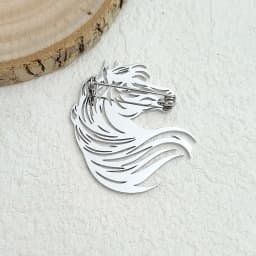 Original innovative horse head hollow stainless steelGold-plated 18K brooch, suit lapel pin, waterproof formal fittings