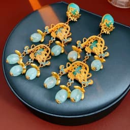 Mediaeval Style Round Resin Clip Earrings Exquisite Flower Hollow Pendant Earrings Fashion Elegant Woman Banquet Accessories K