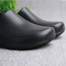 Non-Slip Chef Shoes for Both Men and Women - Lightweight and Comfortable Slip-On Wooden-Soled Shoes, Eva Upper + Waterproof/Non-Slip Rubber Sole - All-Weather Standing Work Shoes, Suitable for Kitchens, Hospitals, Restaurants, Beaches - Easy-To-Clean Non-Slip Kitchen Shoes, Specifically for Catering Service Staff