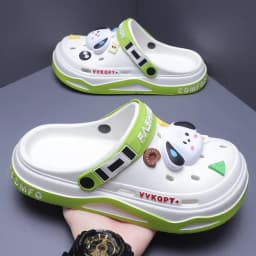 Fashion Clogs For Men EVA Light Hole Garden Shoes Outdoor Male Beach Sandals Home Bathroom Shoe Unisex Casual Slides