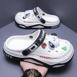 Fashion Clogs For Men EVA Light Hole Garden Shoes Outdoor Male Beach Sandals Home Bathroom Shoe Unisex Casual Slides