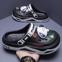 Fashion Clogs For Men EVA Light Hole Garden Shoes Outdoor Male Beach Sandals Home Bathroom Shoe Unisex Casual Slides