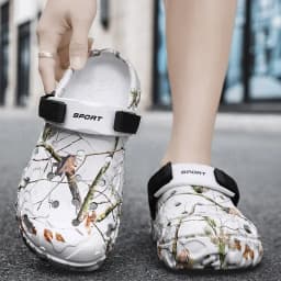 18 Men Shoes Slippers Men Garden Flat Sandals Platform Sandals Man Summer Sandals Male Sneakers Outdoor Flip Flops Home Clogs
