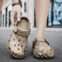 18 Men Shoes Slippers Men Garden Flat Sandals Platform Sandals Man Summer Sandals Male Sneakers Outdoor Flip Flops Home Clogs