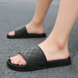Summer Men's Slippers Are Comfortable and Simple. Sandals and Checkered Slippers Are Fashionable Outdoor Beach Slippers 45 46