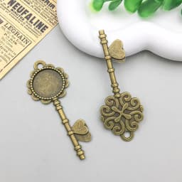 10pcs/Lot Retro Antique Bronze Heart Engraved Vintage Key Pendant-DIY Jewelry Charms for Necklace&Keychain Craft Making Supplies